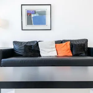  Apartamento Lovely With River Views And Parking España