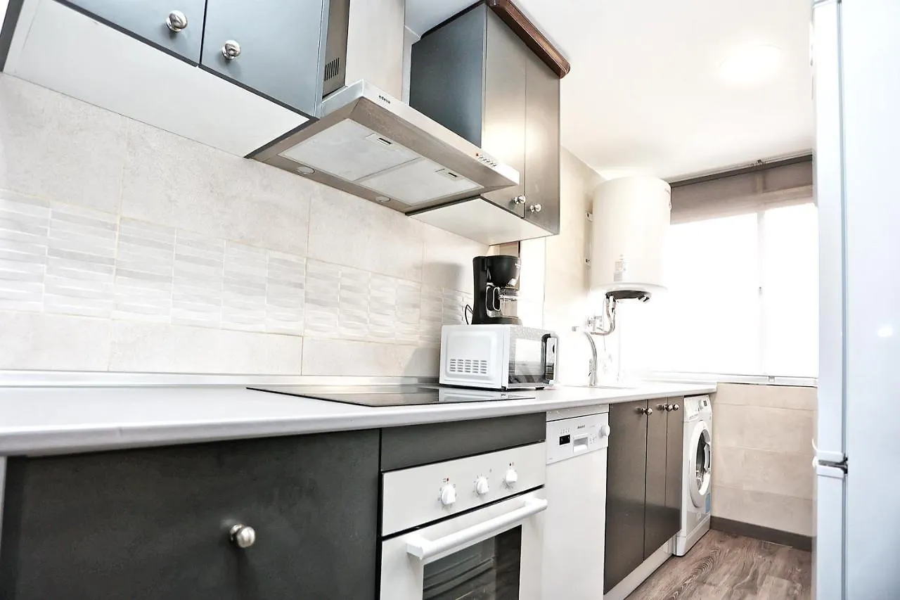 Holidays2Malaga Capulino Apartments - Huelin Area & 300 Mts From Beach