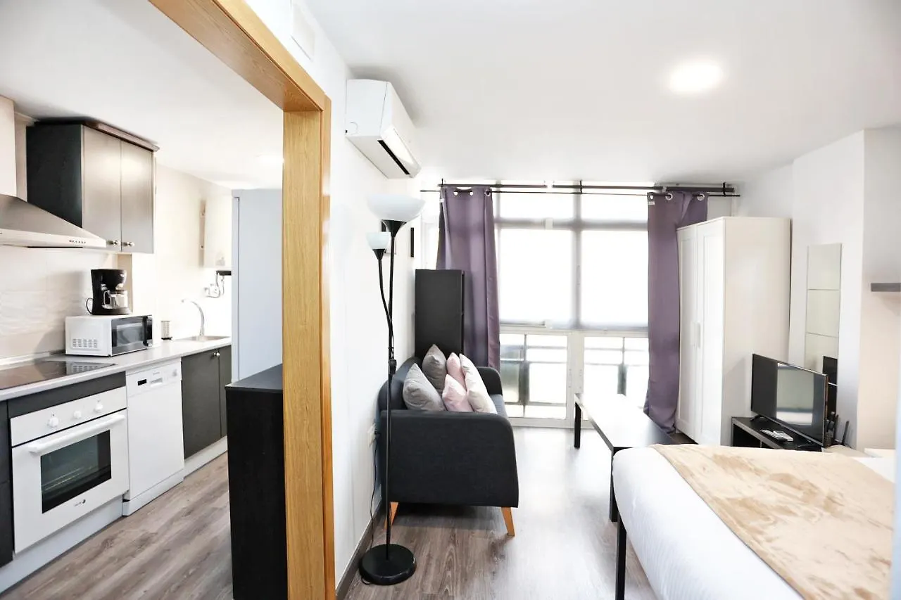 Holidays2Malaga Capulino Apartments - Huelin Area & 300 Mts From Beach