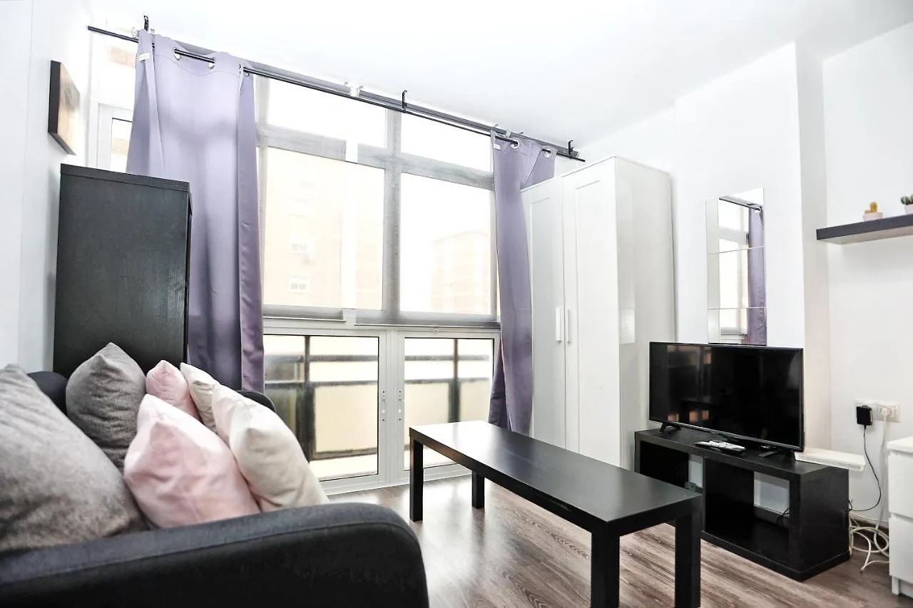 Holidays2Malaga Capulino Apartments - Huelin Area & 300 Mts From Beach 0*, Malaga