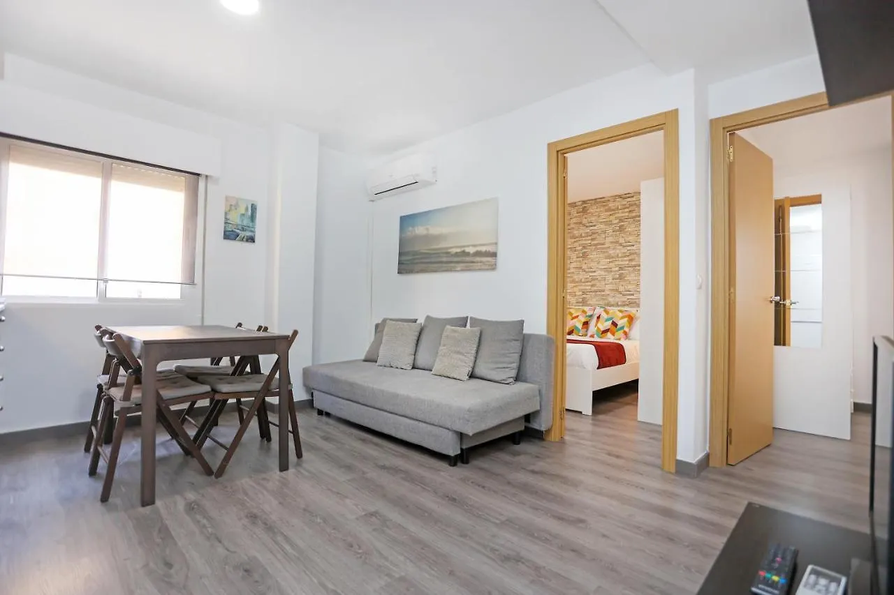 Holidays2Malaga Capulino Apartments - Huelin Area & 300 Mts From Beach